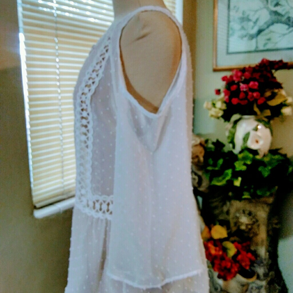 Status size small cold shoulder Swiss Dot Blouse